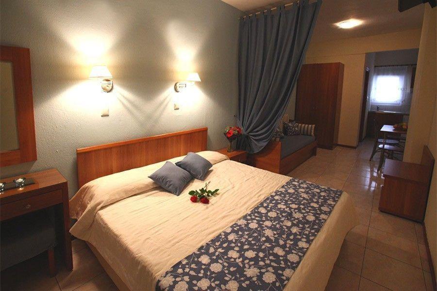 Nikos House Aparthotel Nikiti  Exteriör bild