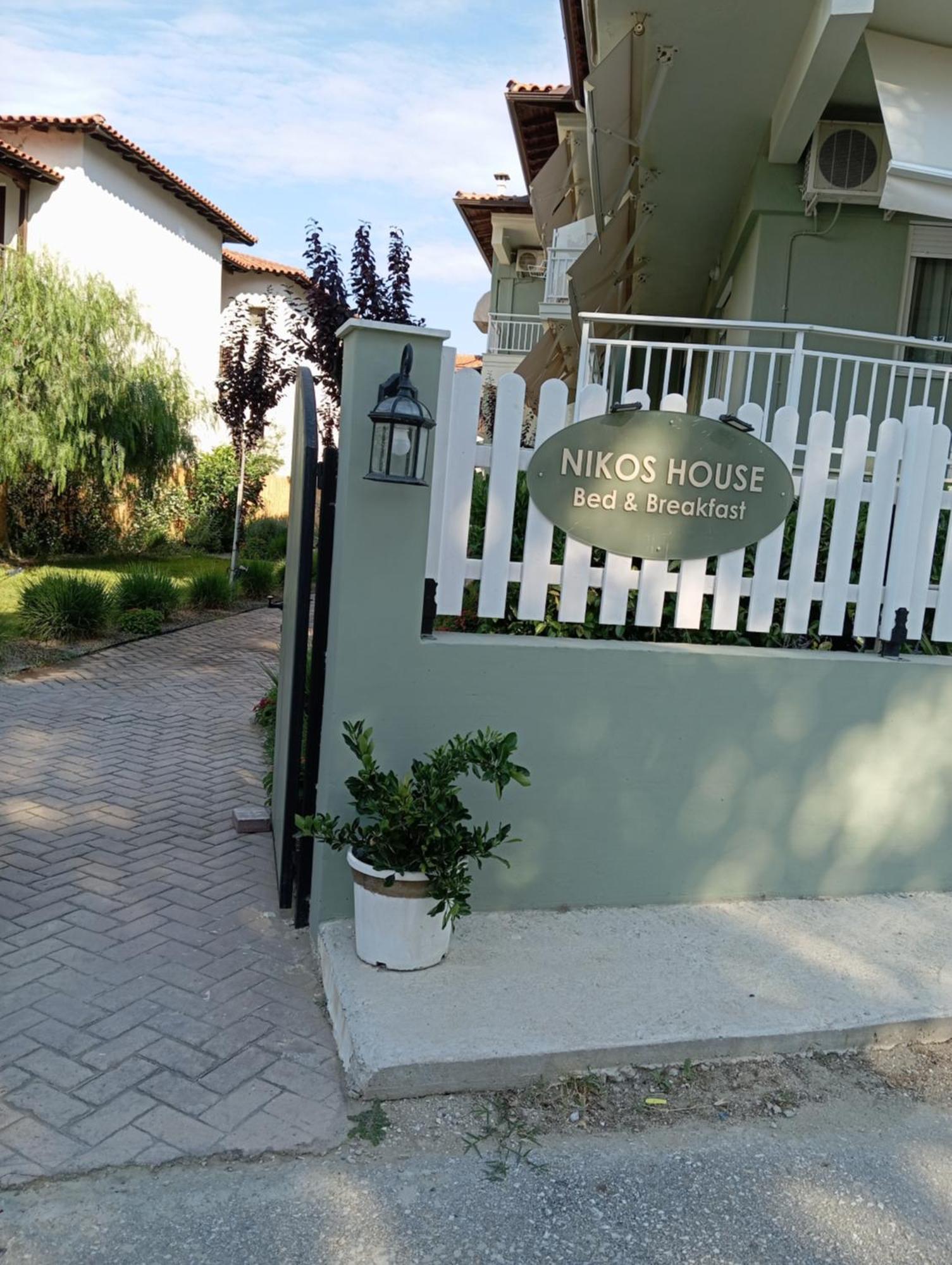 Nikos House Aparthotel Nikiti  Exteriör bild